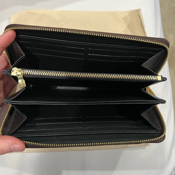 Louis Vuitton wallet - Picture 3 of 5